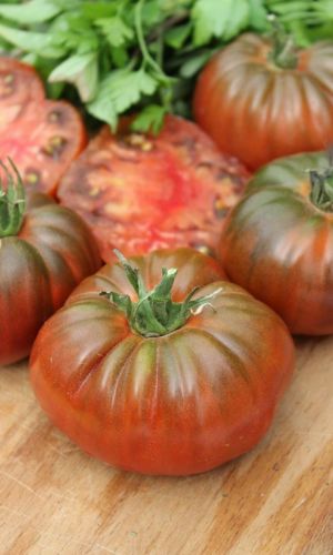 Томат ЦЫГАН &mdash; Аппетитно выглядит на столе! На редкость сладкий и ароматный! Повышенное содержание витаминов!